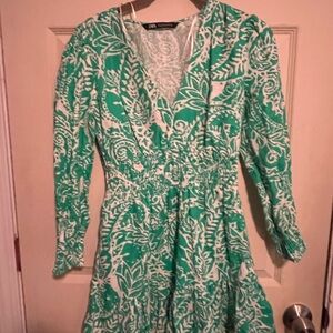 Zara Green and White Printed Long-Sleeve V-Neck Dress